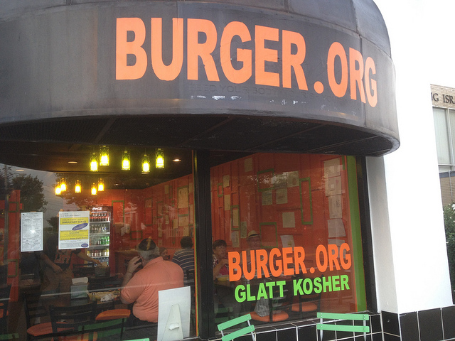 Noshing Kosher at Burger.org