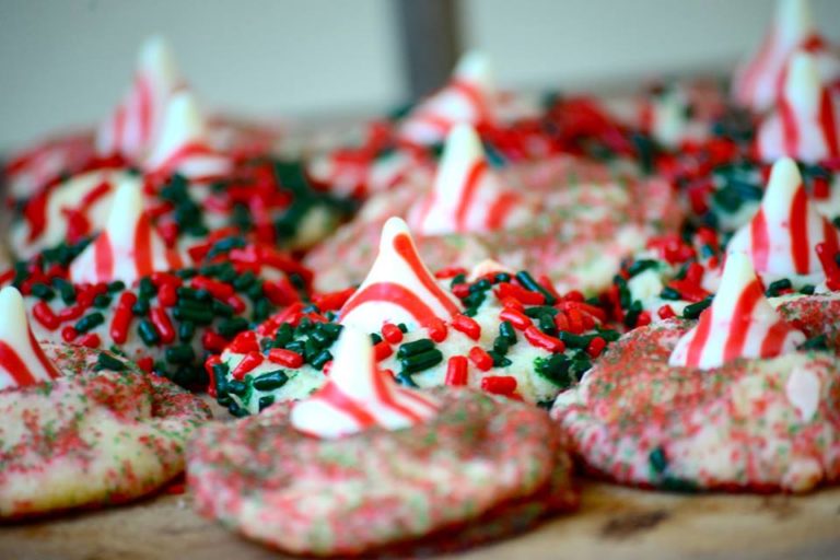 Recipe: Peppermint Kisses