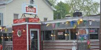 Oatmeal with Bananas Broadstreet Diner Keyport