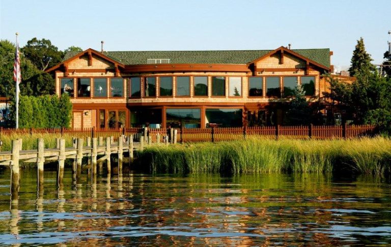 Salt Creek Grille’s Bidgood Named 2015 Restaurateur of the Year