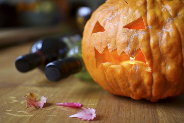 10 Spooky Halloween Wines