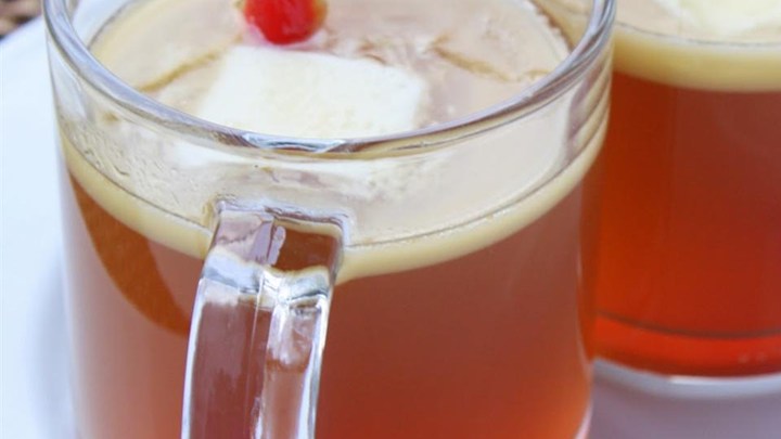 Recipes: Cocktails to Spice Up Your Christmas