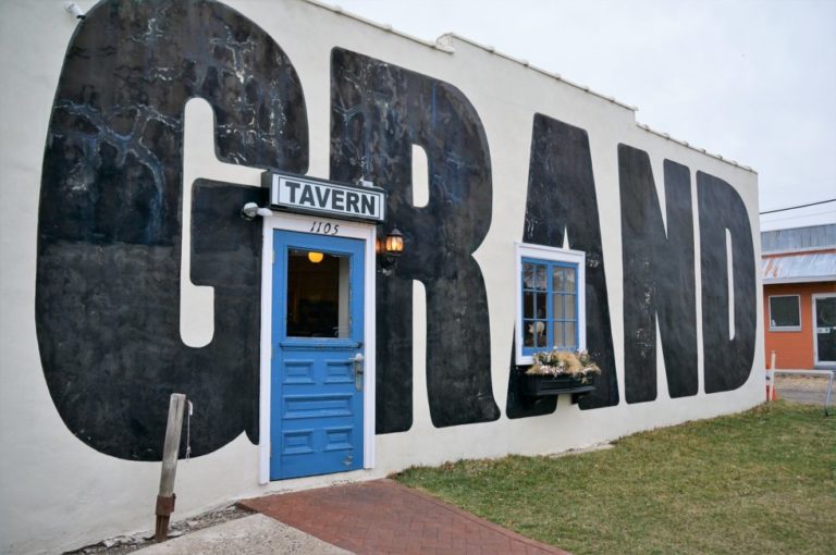 At a Tavern in Neptune, Life is Grand