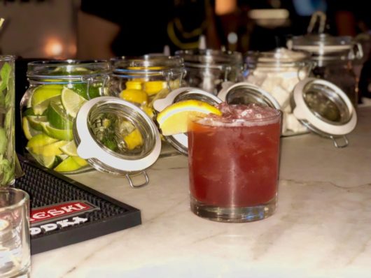 Pharmacie Liquor Bar, Jersey Bites