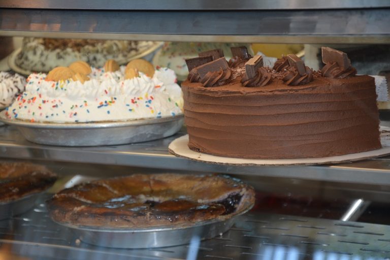 A Visit to the Amwell Valley Diner in Ringoes