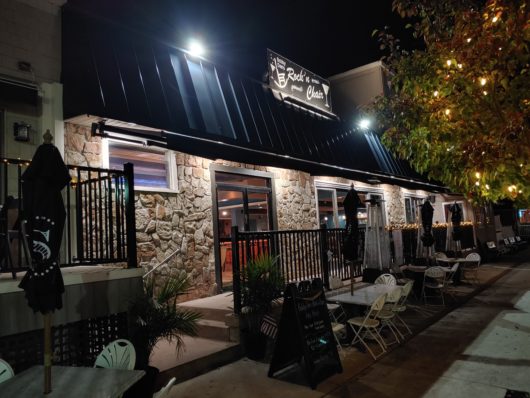 Bobby Dee’s Rock ‘n Chair