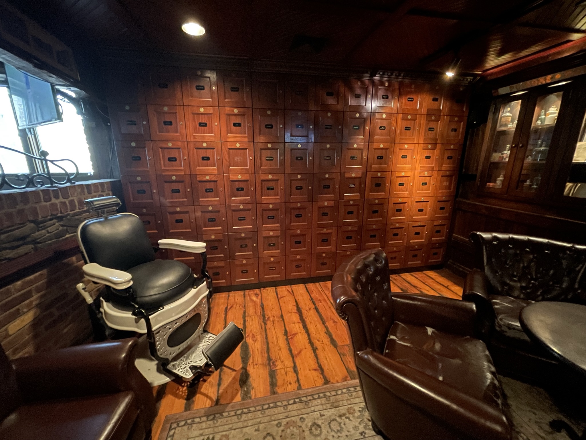 Hearth and Taps Cigar lounge