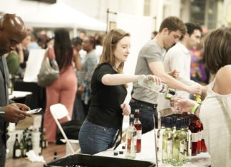 wine pouring at Jersey City Wine Fest