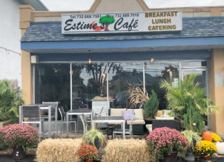 Estime's Cafe exterior