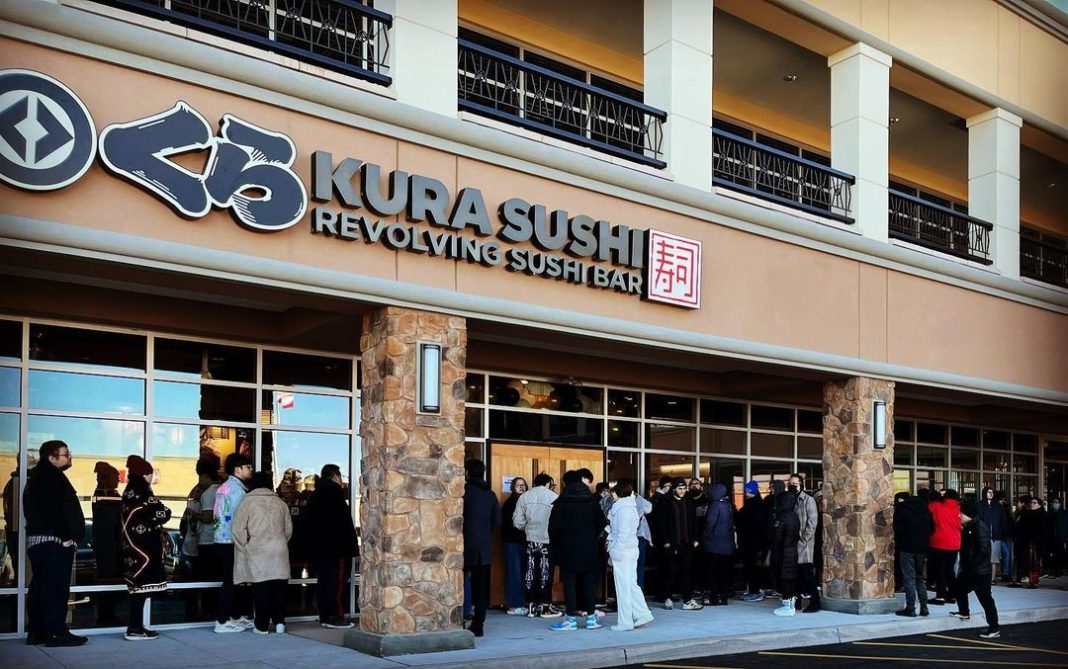 people in line for restaurant