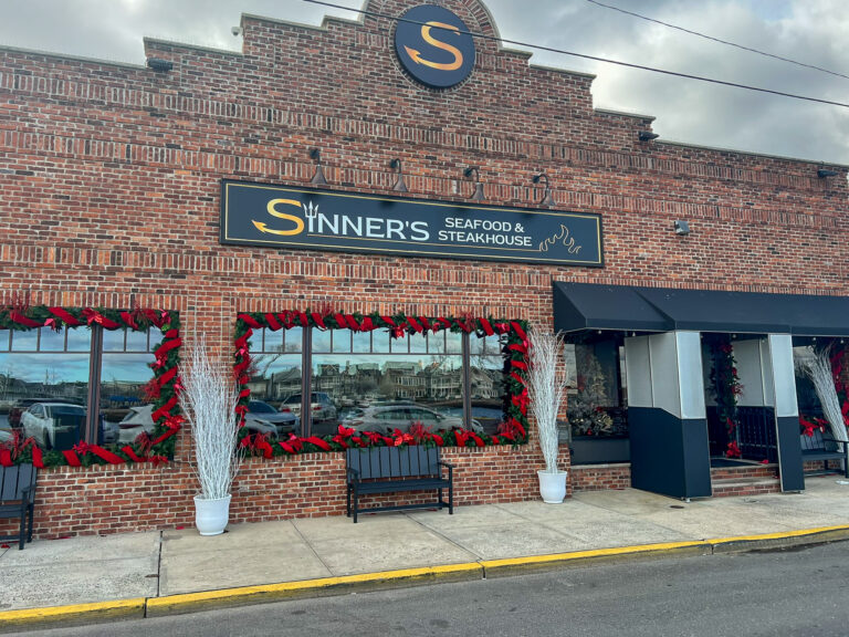 The Nice & Naughty Are Welcome at Sinner’s Seafood and Steakhouse
