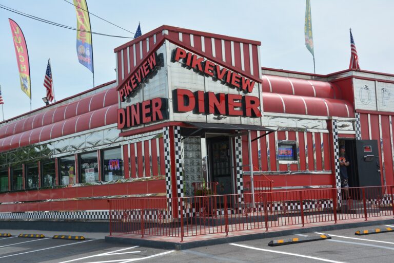The New Pike View Diner Beckons New Jersey Travelers