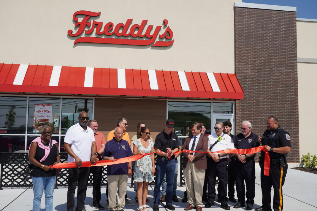 Freddys ribbon cutting