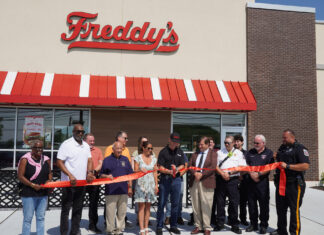 Freddys ribbon cutting