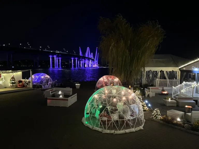 Top Restaurants for Show-stopping Holiday Décor