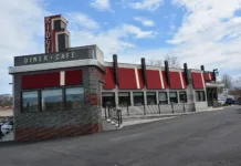 Exterior of Ridge Diner in Park Ridge New Jersey on Kinderkamack Road