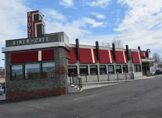 Exterior of Ridge Diner in Park Ridge New Jersey on Kinderkamack Road