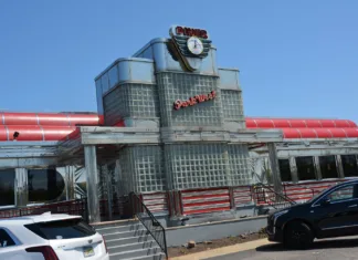 exterior shot of Park West Diner in Little Falls, NJ